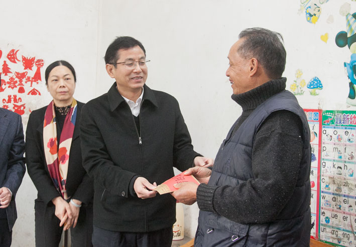 在新春佳节即将到来之际,云浮市副市长,我市市委书记黄天生